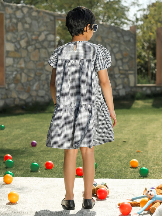 Girls's checkered dress